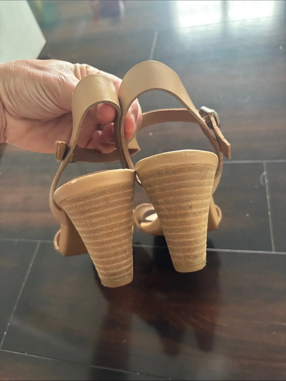 Lucky Brand Nude Low Block Heel Leather Sandal - Classic Open Toe - Picture 4 of 7